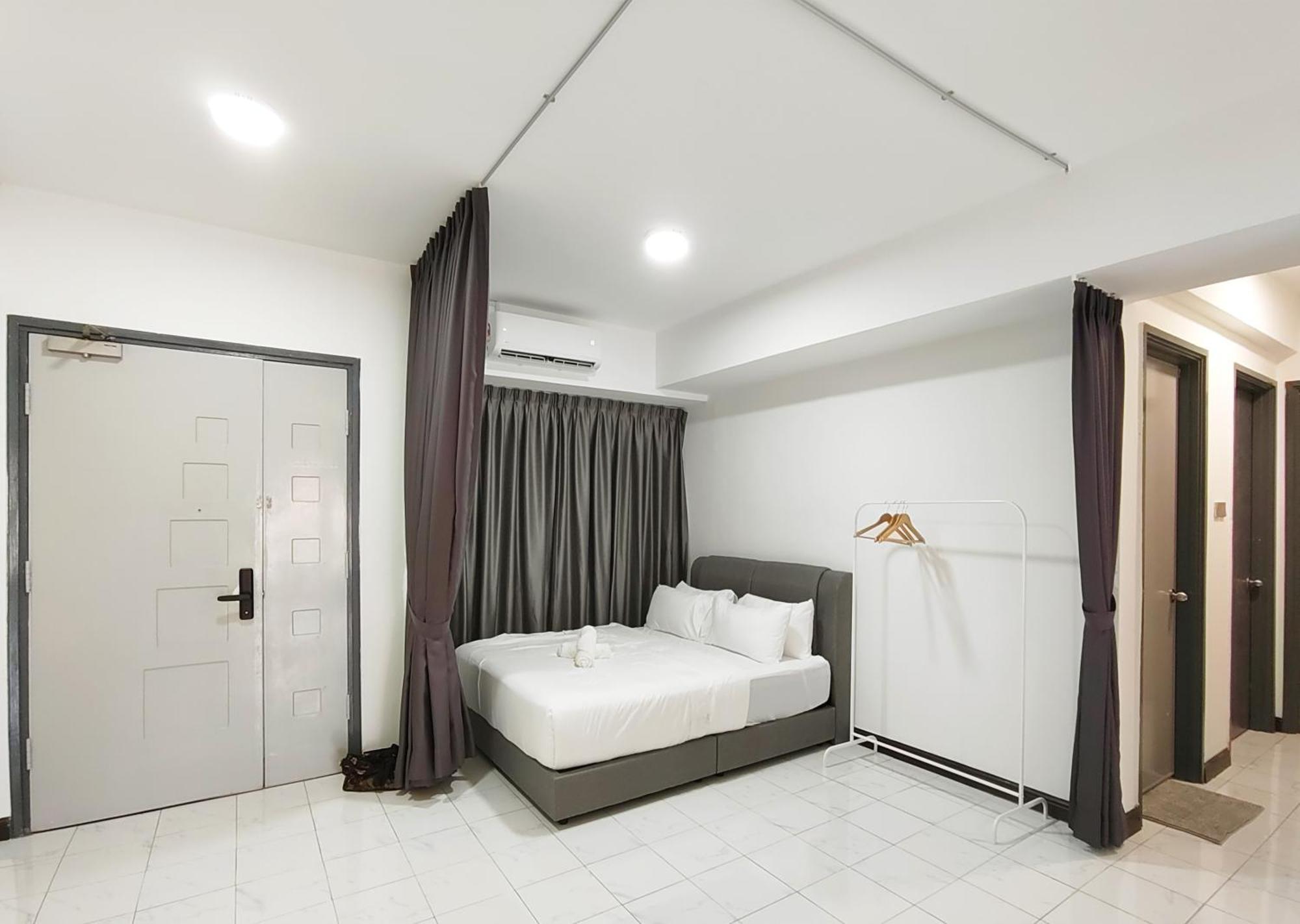 Plaza Berjaya By Manhattan Group Apartemen Kuala Lumpur