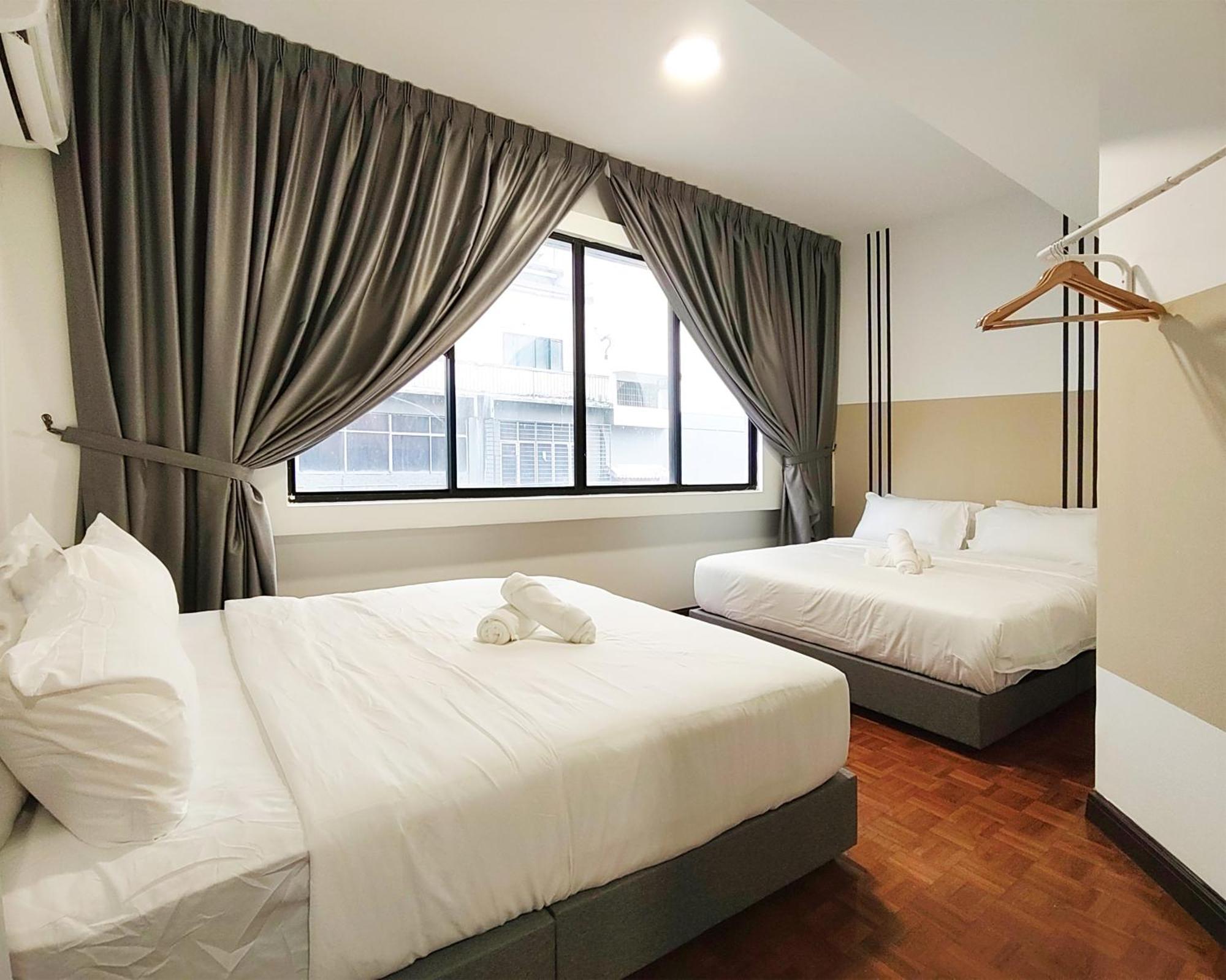 Plaza Berjaya By Manhattan Group Apartemen