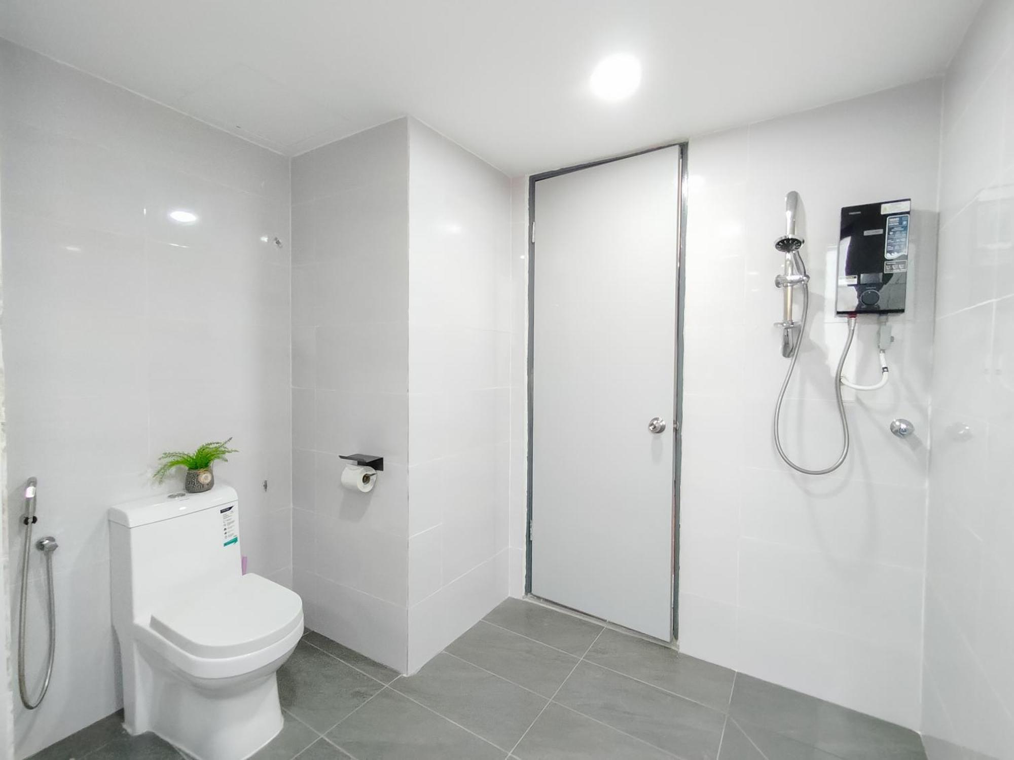 Plaza Berjaya By Manhattan Group Apartemen *